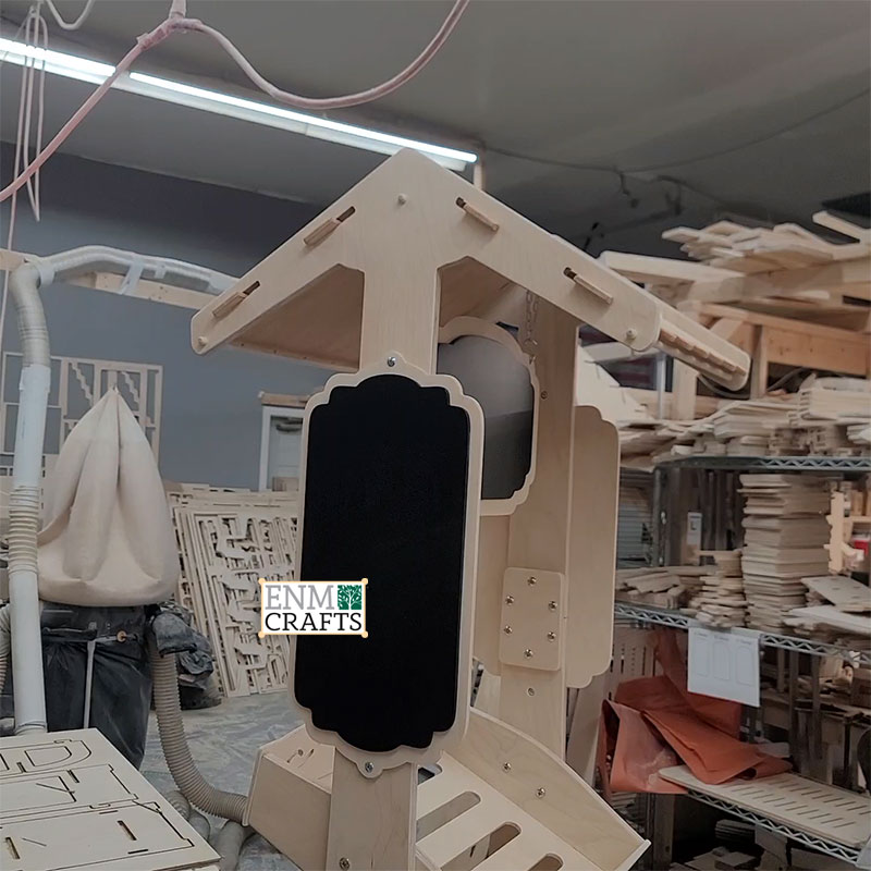Ξύλινο Kiosk Προβολής με Στέγαστρο 560