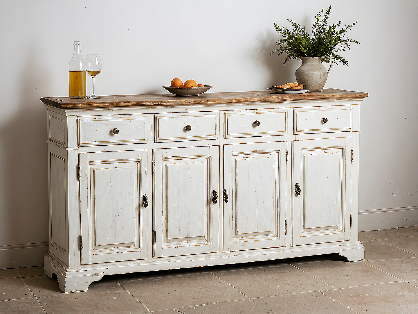 White Fleur Μπουφές Γαλλικού Στυλ με Ανάγλυφα Μοτίβα & Πατίνα